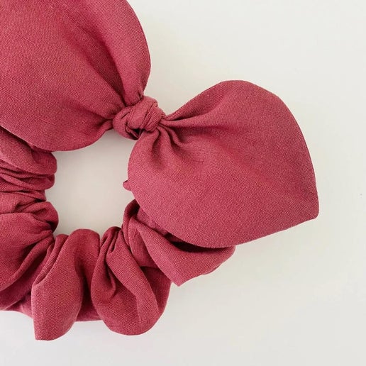 Pip & Co Bow Scrunchie - Raspberry Linen