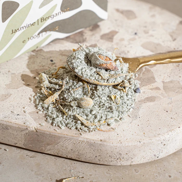 Stray Willow - Floral Bath Soak - Jasmine