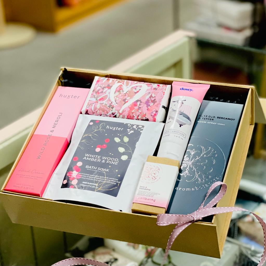 Hamper - Love & Friendship