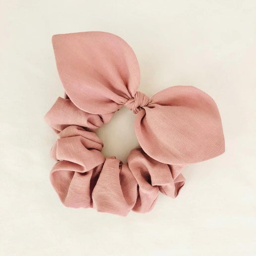 Pip & Co Bow Scrunchie - Dusty Pink Linen