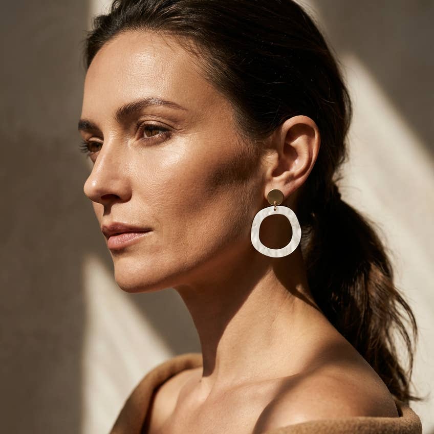 Mingled - Charlie Dangle Earrings - Moonstone