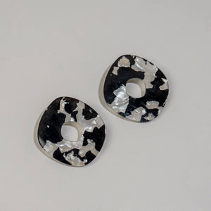 Mingled - Roca Big Statement Studs - Black & White Pearl